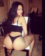 Karina Brunette avec big As 