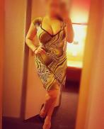 Charmantey elegante mademouisel espagnol